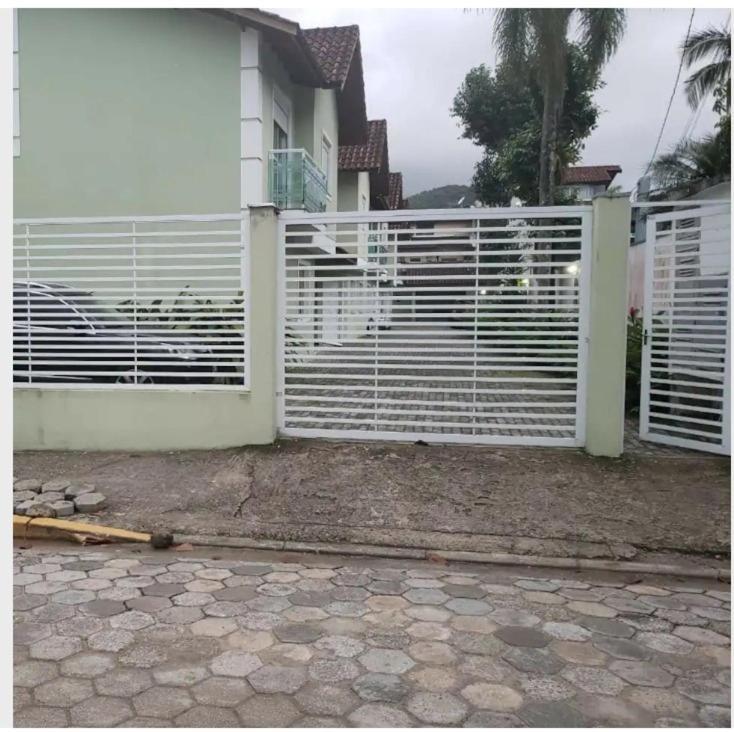 Casa Com Localizacao Privilegiada, A 140 Metros Da Praia Juquey Сан-Себастьян Екстер'єр фото